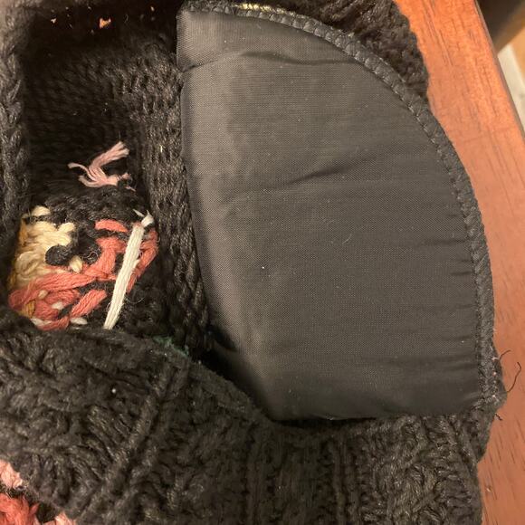 Vintage Heirloom Collectibles Knit Sweater Floral Design Black Pink Green Medium - Picture 7 of 7